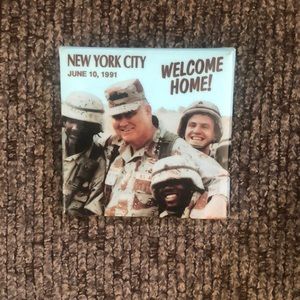Vintage 1991 Desert Storm Welcome Home Pin
